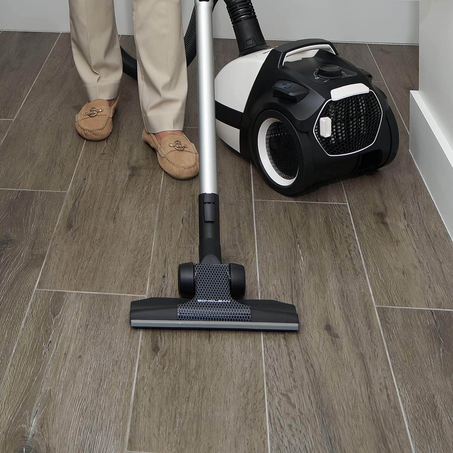 Canister Vacuum Cleaner with ULPA Filtration Z424