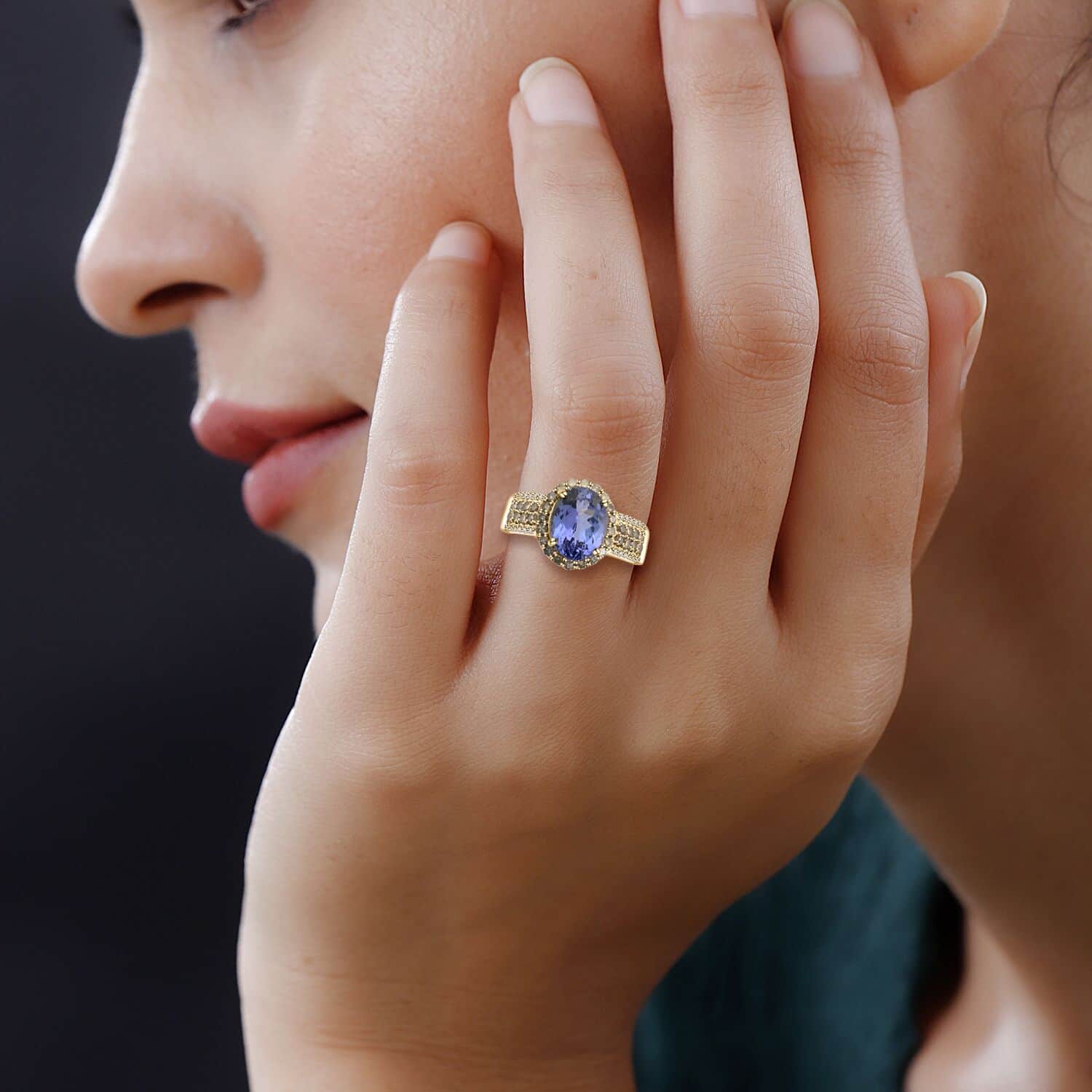 Blue Tanzanite Champagne Diamond Oval 14K Yellow Gold Solitaire Ring Size 7 Ct 2.15 L900