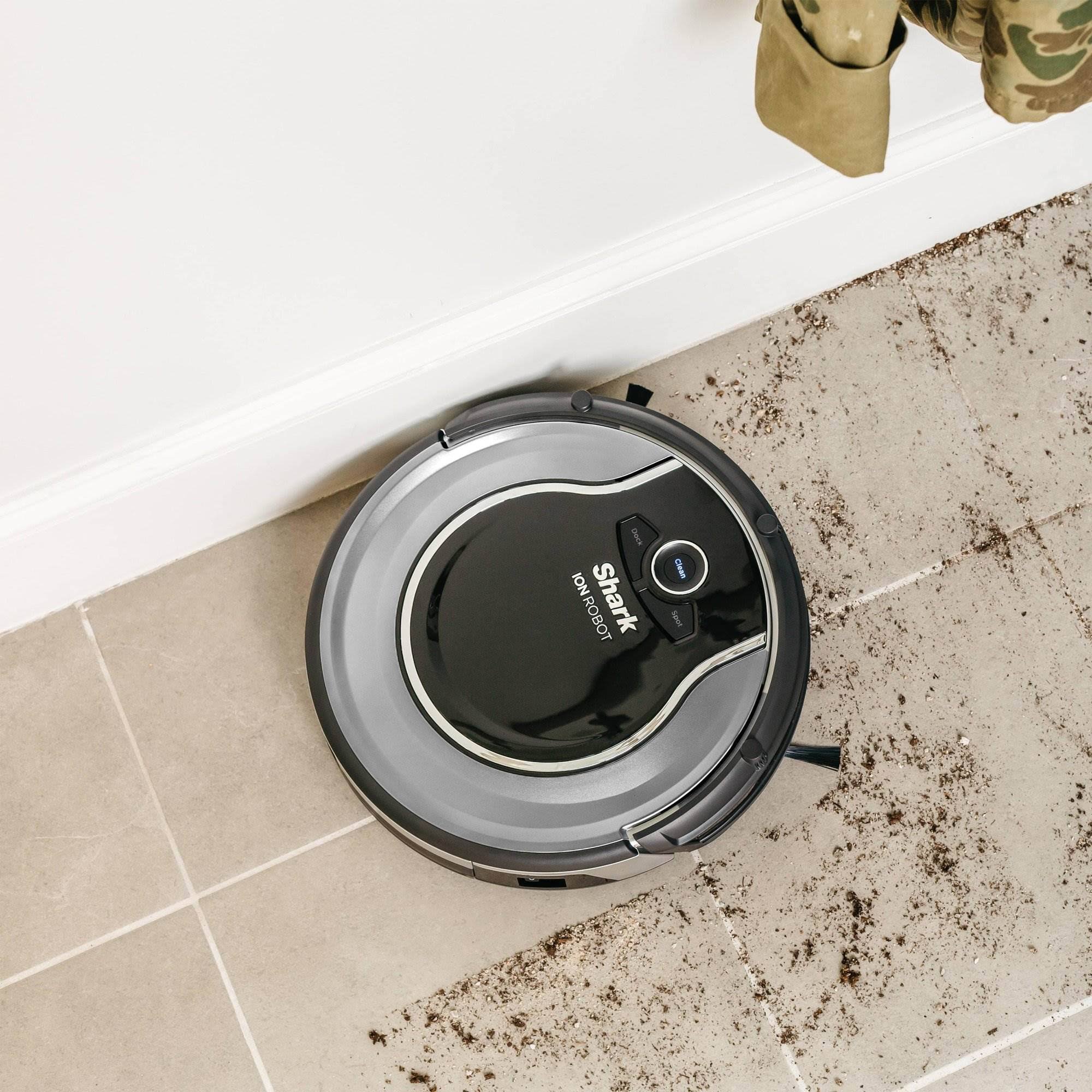 Robot Vacuum with Remote P143