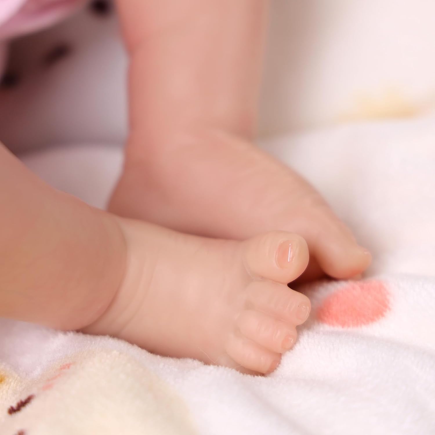 20 Inch Cloth Body Hand-Rooted Brown Hair Blue Eyes Poseable Reborn Baby Doll O4531