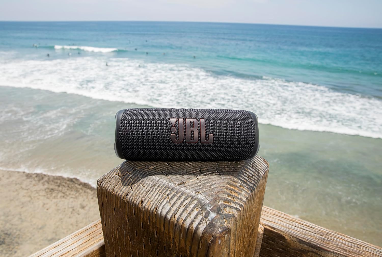 Black Portable Bluetooth Speaker with IPX7 Waterproof Y28357