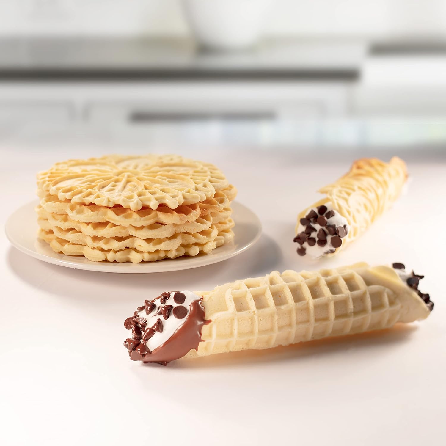 Non-stick Electric Pizzelle Maker Z823
