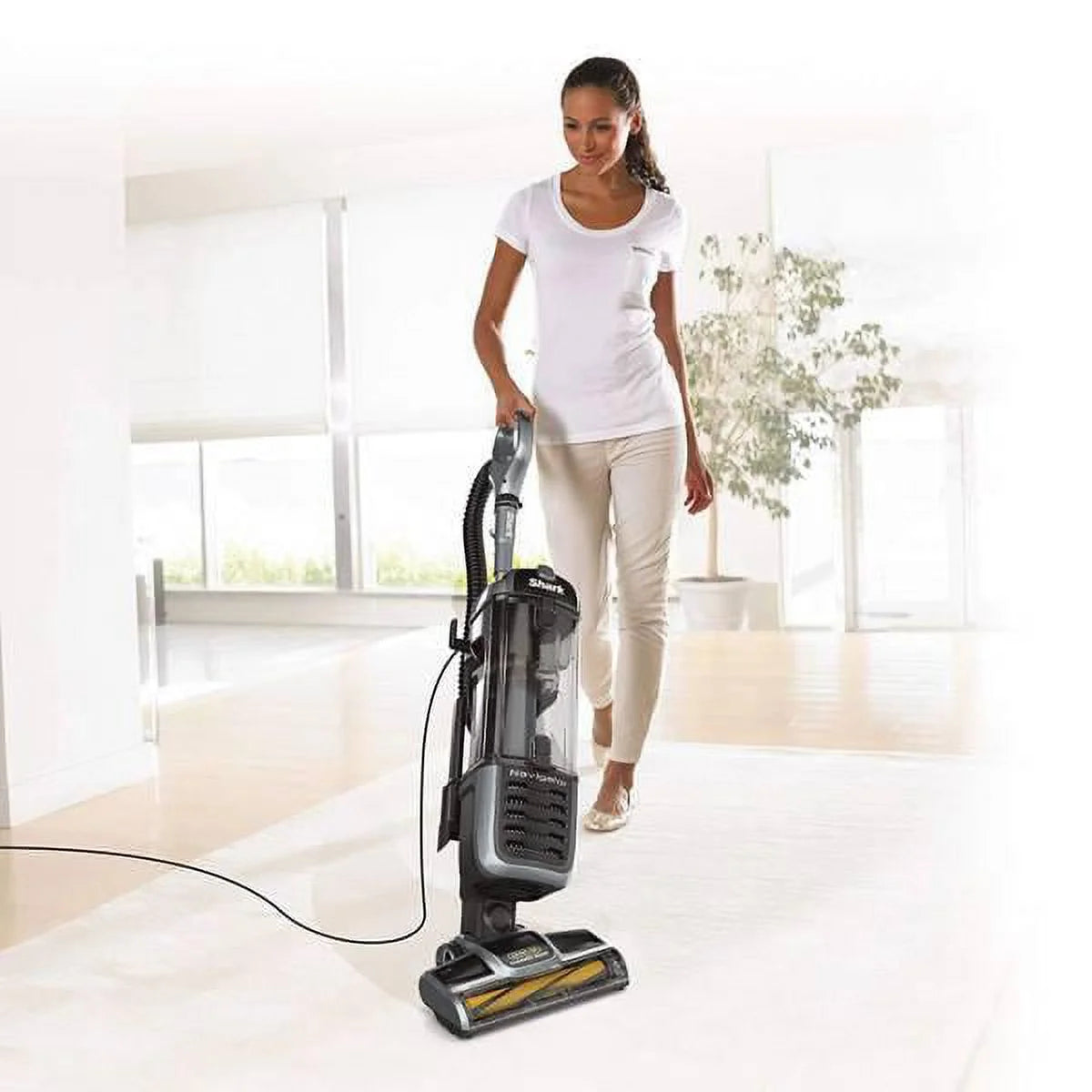Upright Vacuum - 2.8 Qt C197