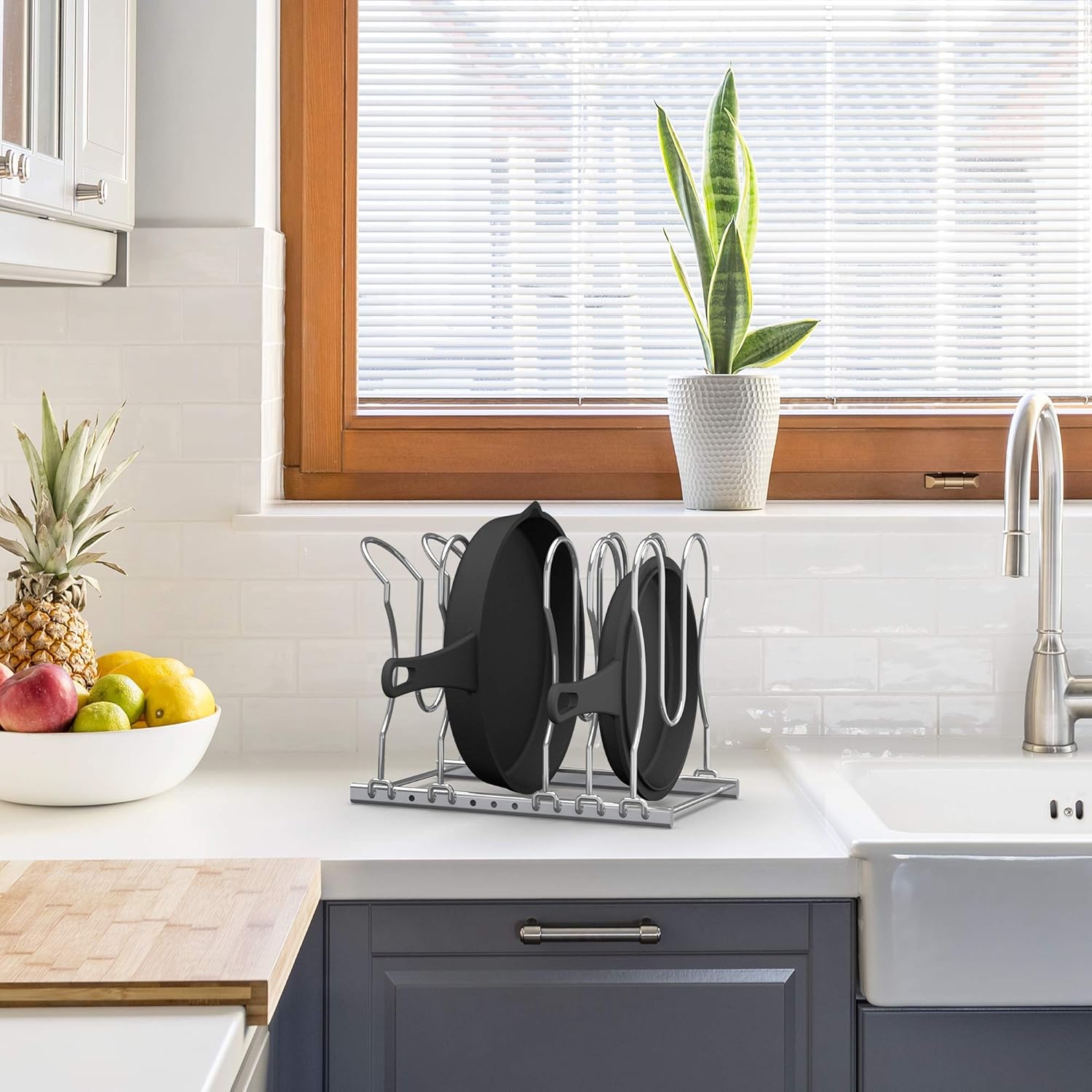 Metal Pan Rack with 5 Adjustable Dividers, Chrome W8403